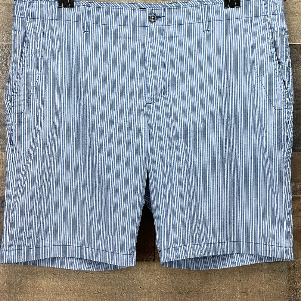 Tommy Bahama Golf Bermuda Shorts Mens 42 Blue Striped Flat Front Marlin Logo